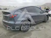 2025 Tesla Model Y фото