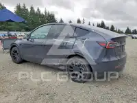 2025 Tesla Model Y фото