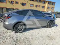 2025 Tesla Model Y фото