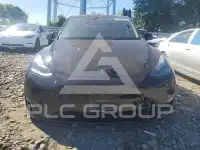 2025 Tesla Model Y фото