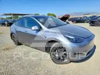 2025 Tesla Model Y фото