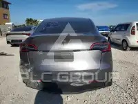 2025 Tesla Model Y фото