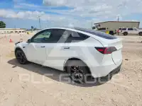2025 Tesla Model Y фото