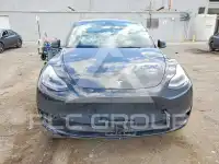 2025 Tesla Model Y фото