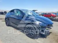 2025 Tesla Model Y фото