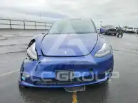 2025 Tesla Model Y фото