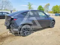 2025 Tesla Model Y фото