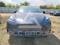 2025 Tesla Model Y фото
