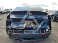 2025 Tesla Model Y фото