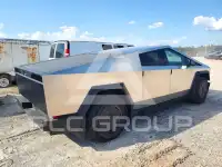 2025 Tesla Cybertruck photo