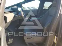 2025 Tesla Cybertruck photo