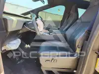 2025 Tesla Cybertruck фото