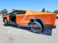 2025 Tesla Cybertruck фото