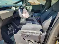 2025 Tesla Cybertruck photo
