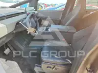 2025 Tesla Cybertruck фото