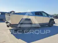 2025 Tesla Cybertruck фото