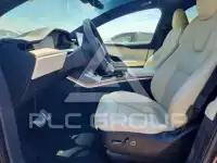 2025 Tesla Model X фото