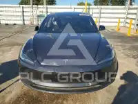 2025 Tesla Model 3 фото