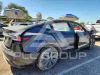 2025 Tesla Model 3 фото