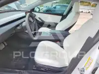 2025 Tesla Model 3 фото