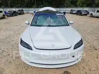 2025 Tesla Model 3 фото