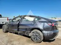 2025 Tesla Model 3 фото