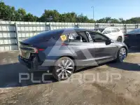 2025 Tesla Model 3 фото