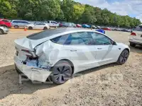 2025 Tesla Model 3 фото