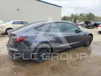 2025 Tesla Model 3 фото