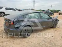 2025 Tesla Model 3 фото