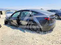 2025 Tesla Model 3 фото