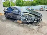 2025 Tesla Model 3 фото