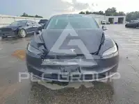 2025 Tesla Model 3 фото