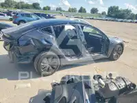 2025 Tesla Model 3 фото