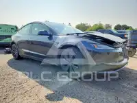 2025 Tesla Model 3 фото