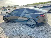 2025 Tesla Model 3 фото