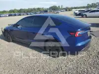 2025 Tesla Model 3 фото