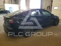 2025 Tesla Model 3 фото