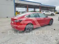 2018 Tesla Model 3 фото