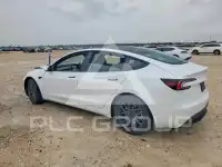 2025 Tesla Model 3 фото