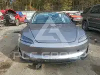 2025 Tesla Model 3 фото