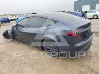 2025 Tesla Model 3 фото