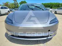 2025 Tesla Model 3 фото