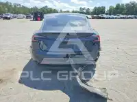 2025 Tesla Model 3 фото