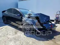 2025 Tesla Model 3 фото
