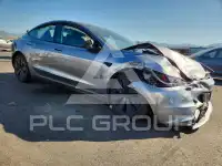 2025 Tesla Model 3 фото