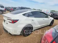 2025 Tesla Model 3 фото