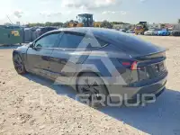 2025 Tesla Model 3 фото