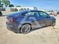 2025 Tesla Model 3 фото