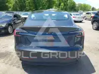 2025 Tesla Model 3 фото